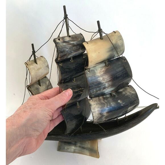 Vintage Wooden Clipper Ship Three Masts Lacquered Finish 11 1/4"h x 14"l - Picture 2 of 10